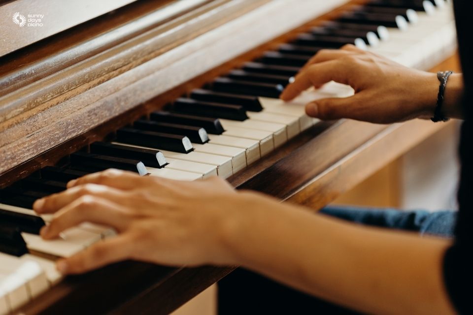 Cách đánh đàn piano theo số giúp người học nâng cao sự tự tin trong việc chơi đàn